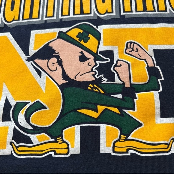Vintage 90s Notre Dame Fighting Irish Graphic Navy Blue T-Shirt Men's One Size - Picture 5 of 10